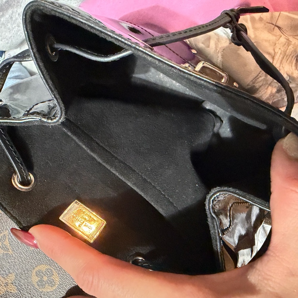 Louis Vuitton Glossy Black and Monogram Brown Backpack - Picture 4 of 8